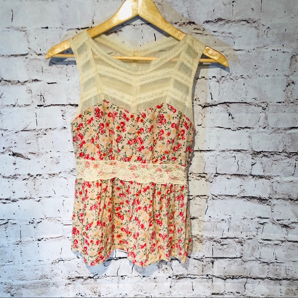 Women’s Lace Floral Sleeveless Blouse with Chiffon